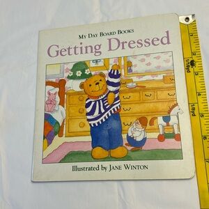 🍀2/10.00🍀My Day Board Books, Getting Dressed, clean,minimal age discoloration